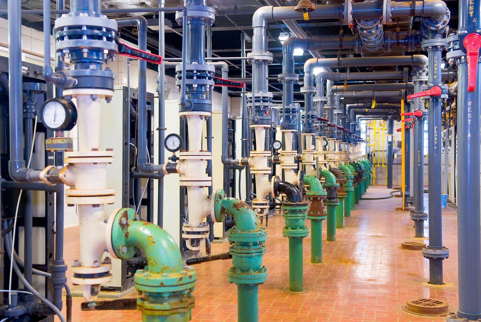 The interior of a drinking-water treatment plant. Pure Water uses a five-step purification process: ozonation, biological activated carbon filters, membrane filtration, reverse osmosis, and ultraviolet light with advanced oxidation.