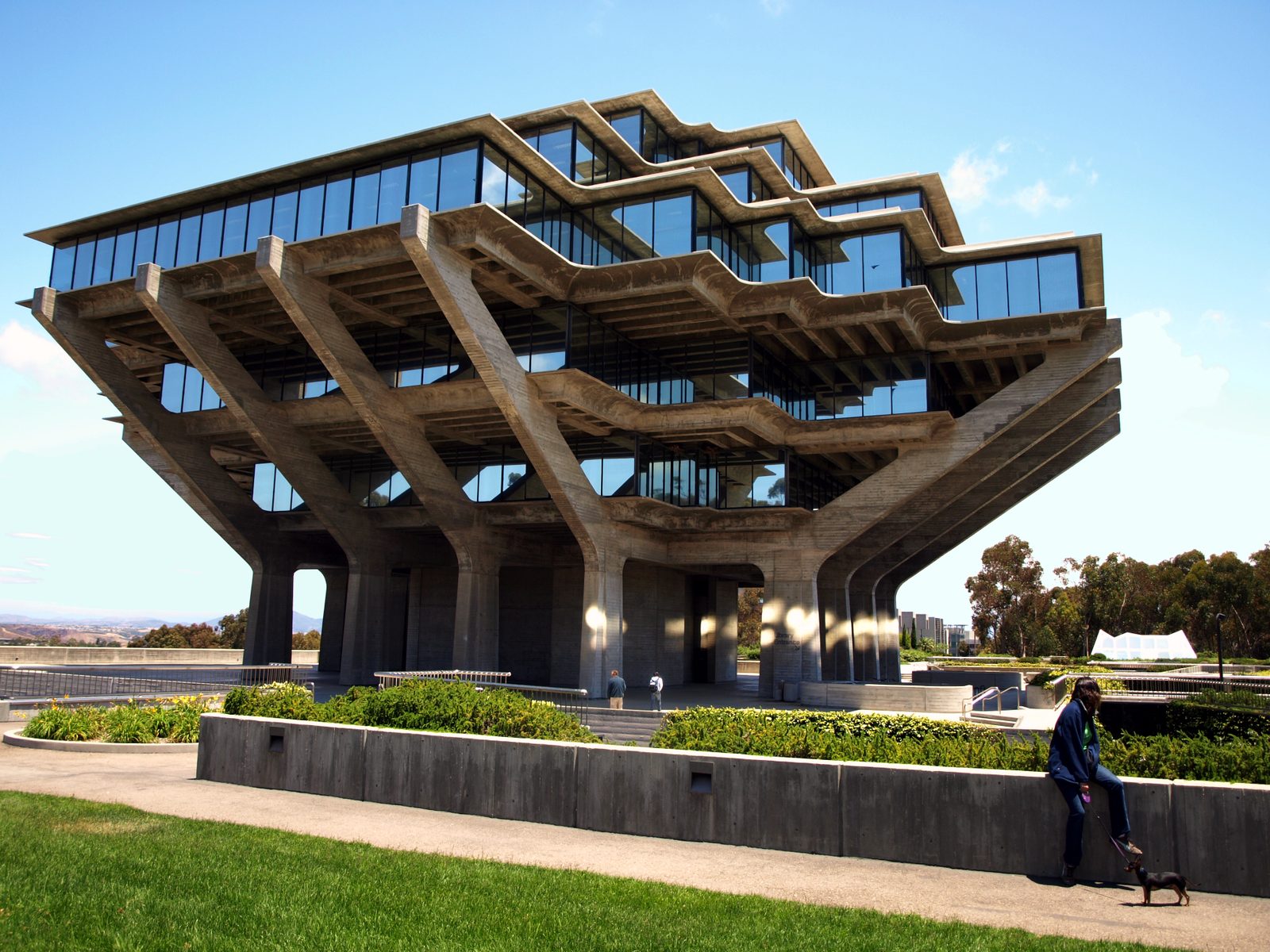 Geisel Library, the landmark at the center of the UC San Diego campus. The trial pause applies to new studies that have not yet enrolled participants, not to trials already under way.