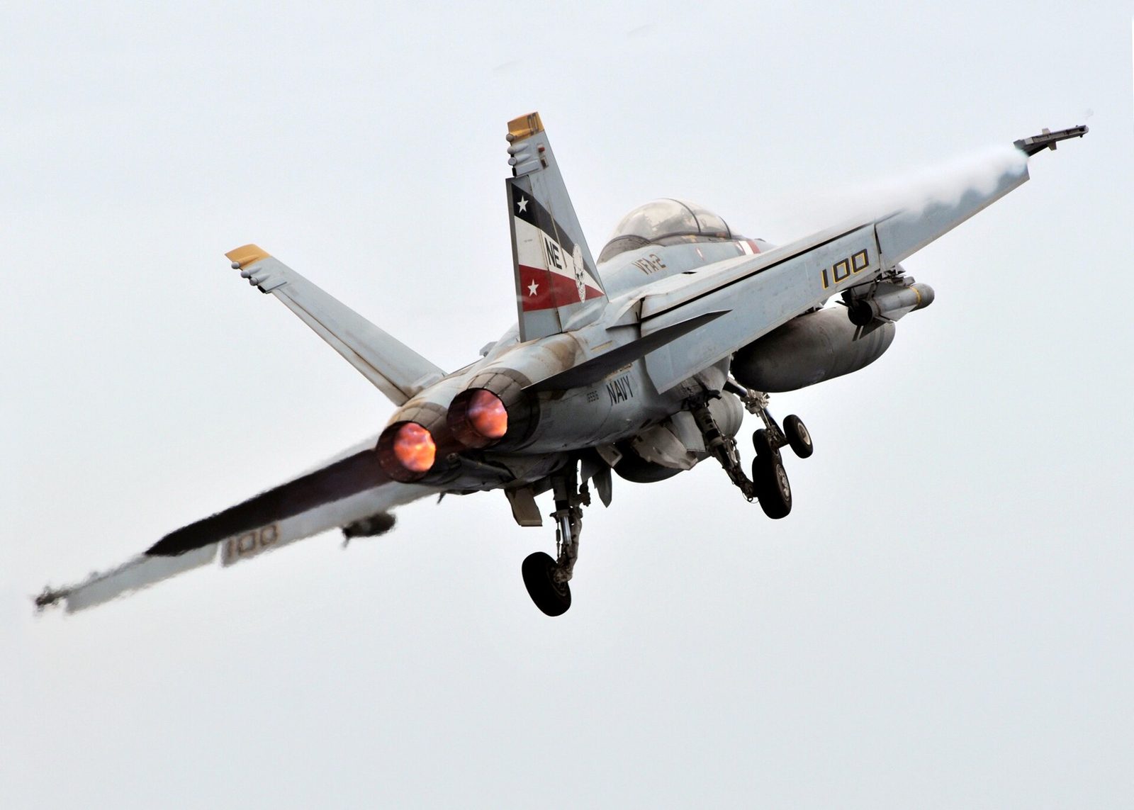 An F/A-18F Super Hornet of Strike Fighter Squadron 2 climbs away from the Lincoln after launch. During this deployment the ship conducted airstrikes against Iranian targets and helped enforce the U.S. blockade of the Strait of Hormuz.